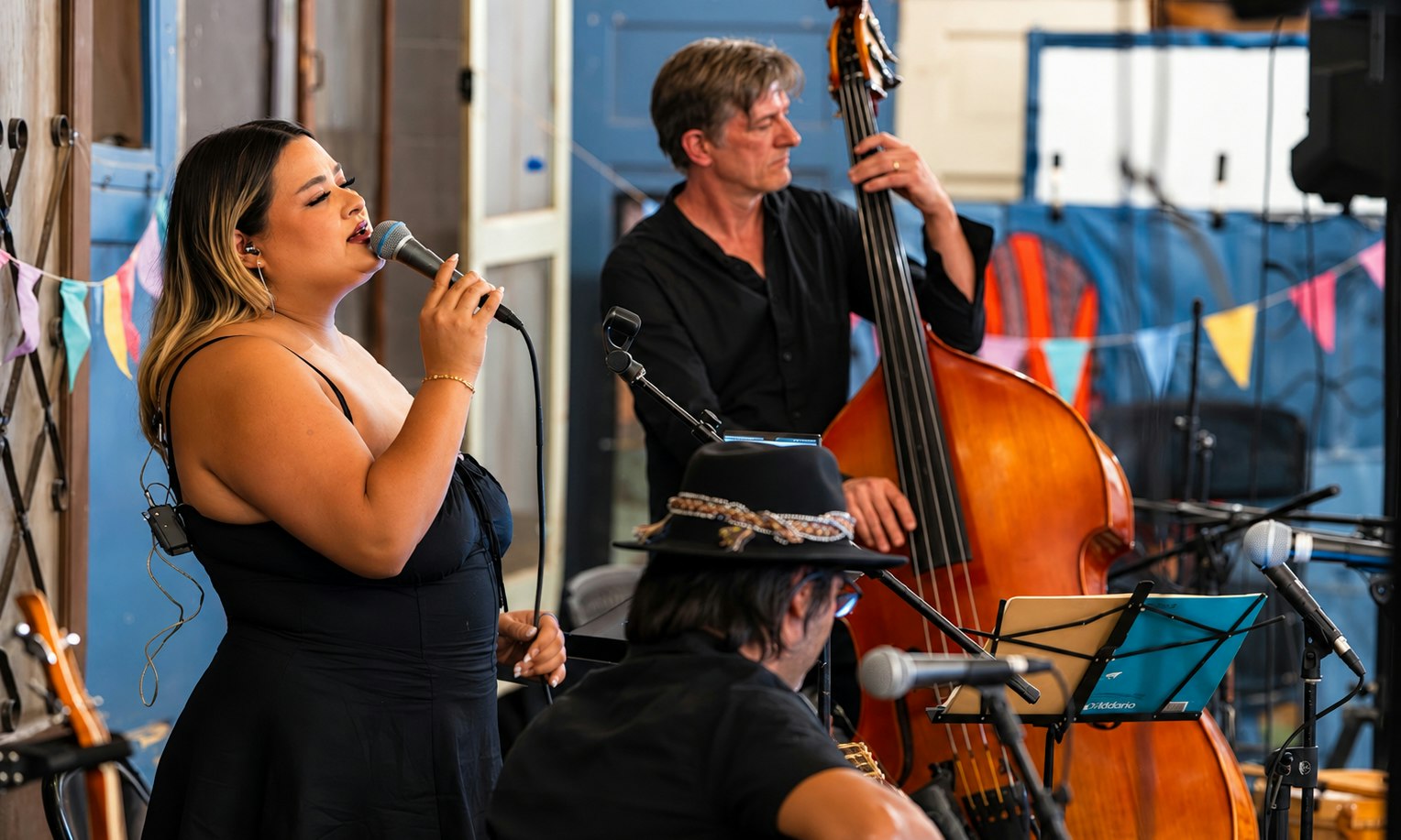 Trio Felíz: El Último Café