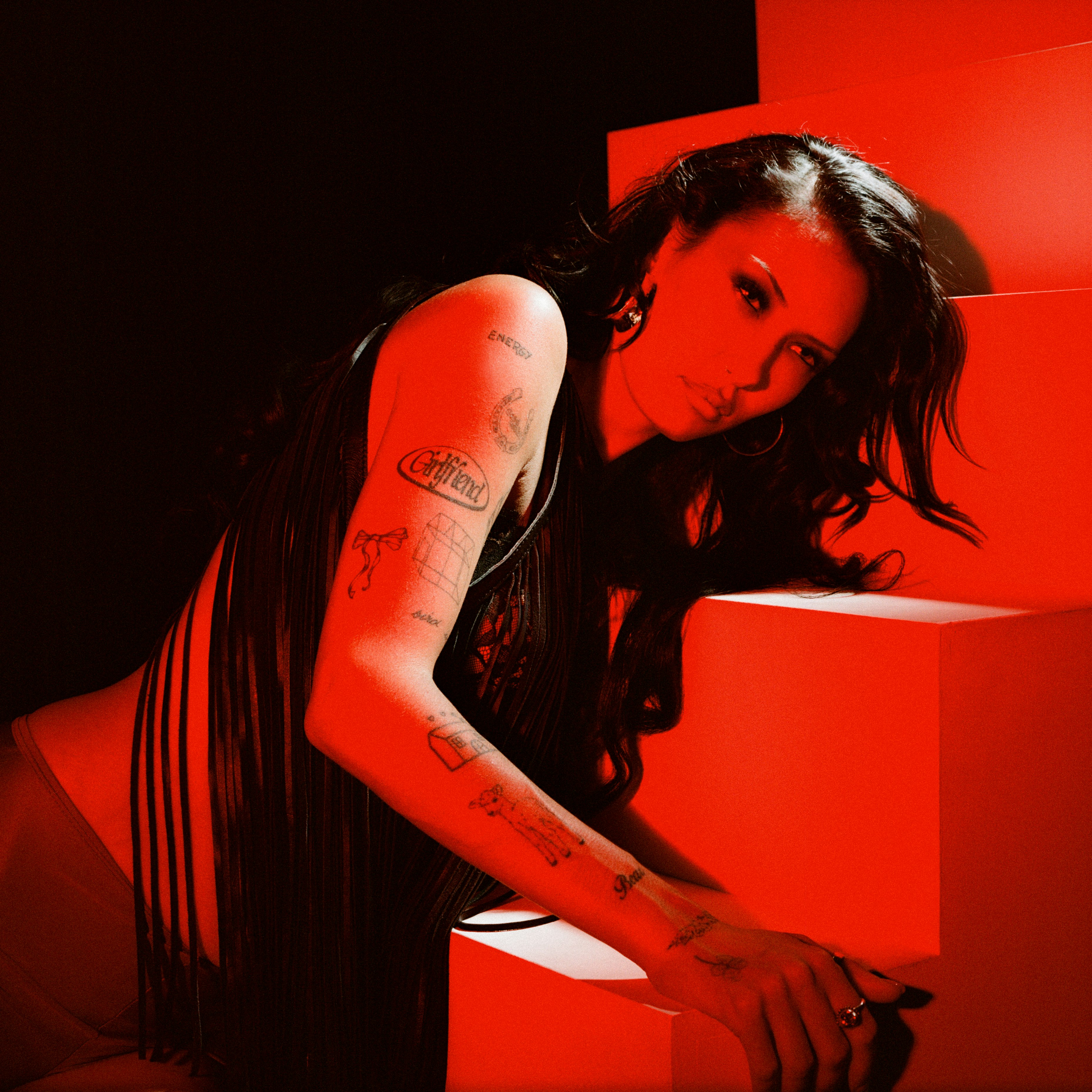 Nieve Ella: Intimate Acoustic Performance + Signing