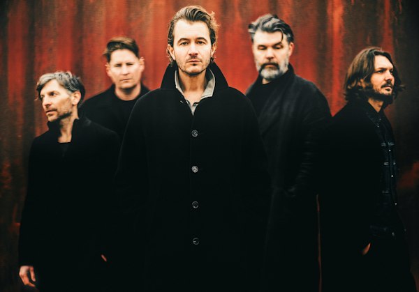 Editors: Stripped Back Performance