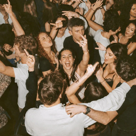 BOTTOMLESS NYE AT SIMMONS BANK