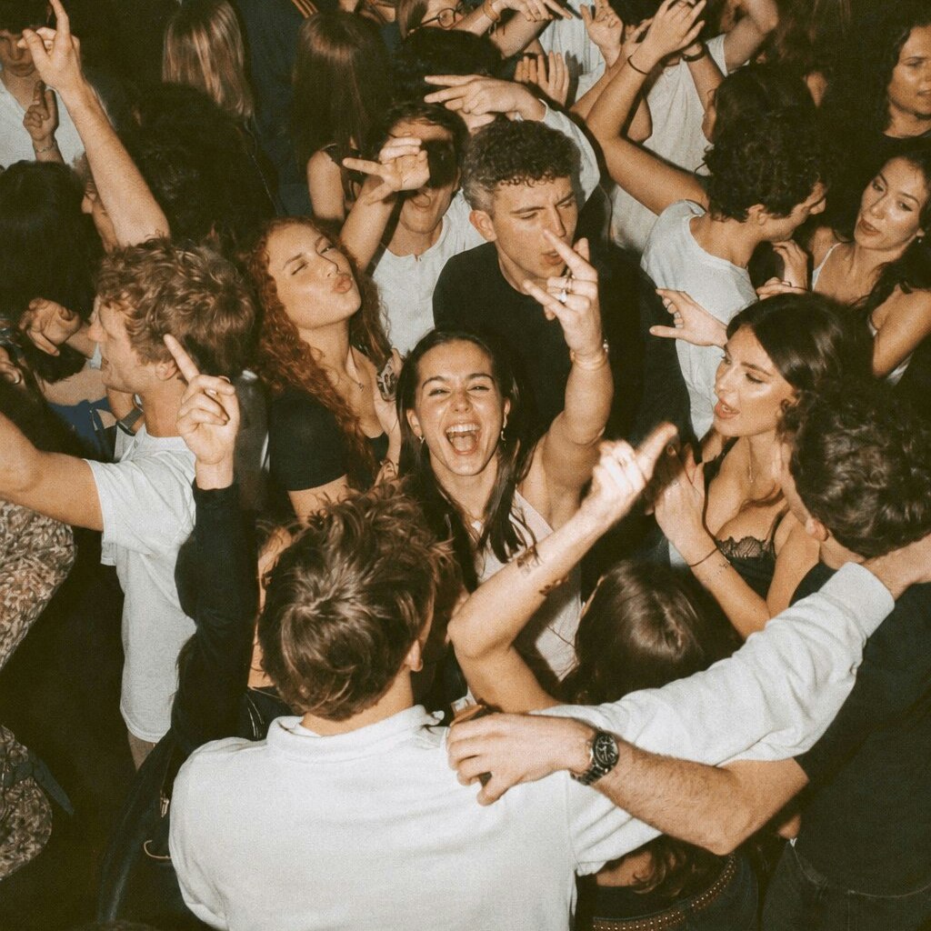 BOTTOMLESS NYE AT SIMMONS BANK