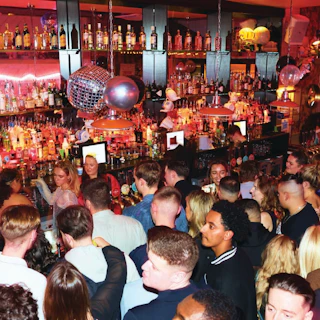 BOTTOMLESS NYE AT SIMMONS HOLBORN